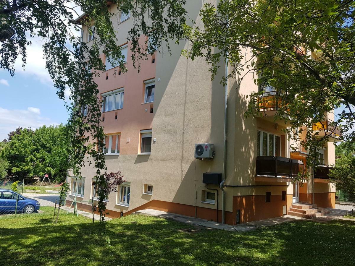 Bazsi Apartman Siófok Esterno foto